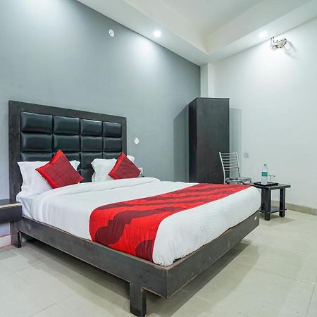 Hotel Red Snapper Couple Friendly At West Delhi Ню Делхи Екстериор снимка