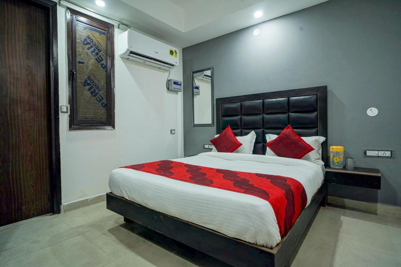 Hotel Red Snapper Couple Friendly At West Delhi Ню Делхи Екстериор снимка