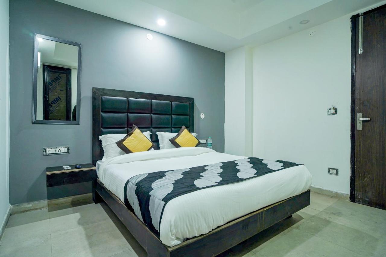 Hotel Red Snapper Couple Friendly At West Delhi Ню Делхи Екстериор снимка