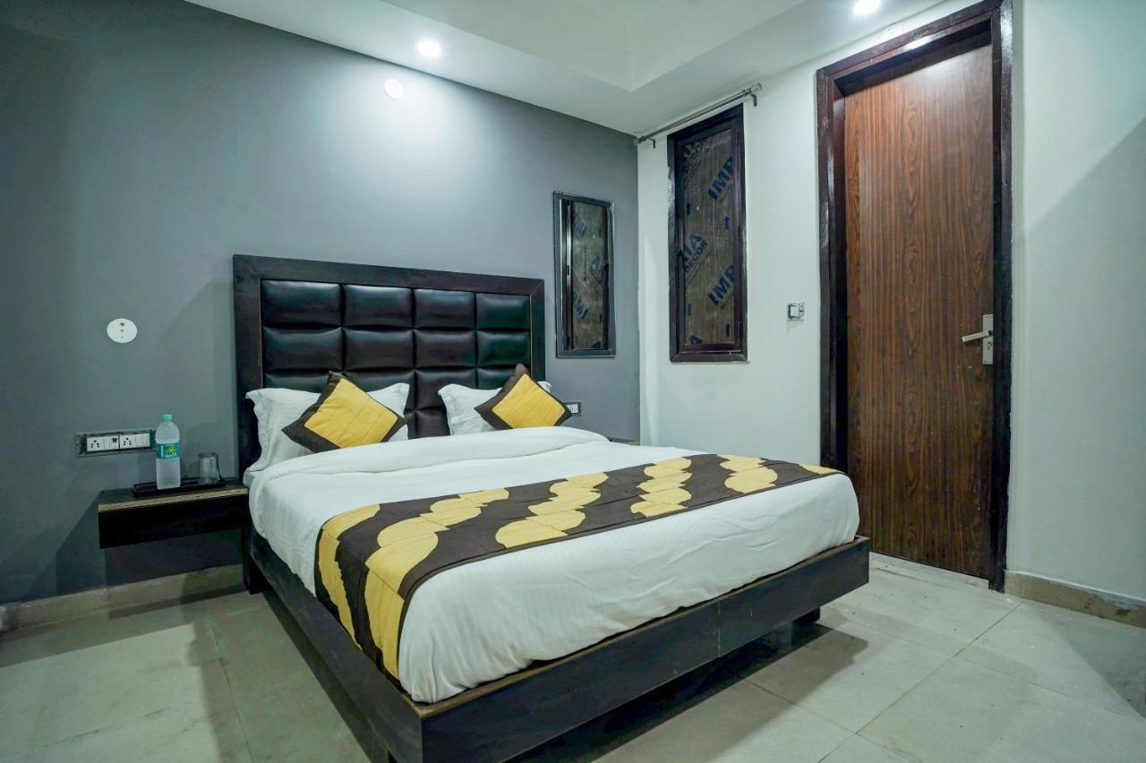 Hotel Red Snapper Couple Friendly At West Delhi Ню Делхи Екстериор снимка