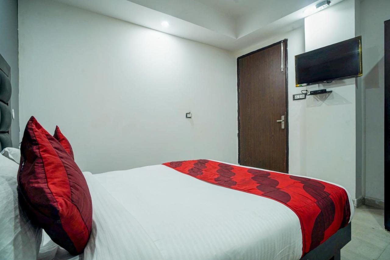 Hotel Red Snapper Couple Friendly At West Delhi Ню Делхи Екстериор снимка