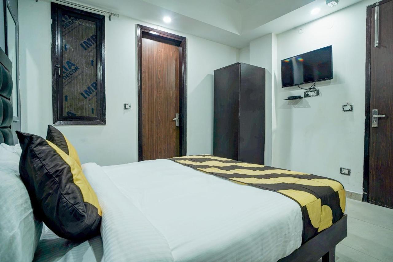 Hotel Red Snapper Couple Friendly At West Delhi Ню Делхи Екстериор снимка