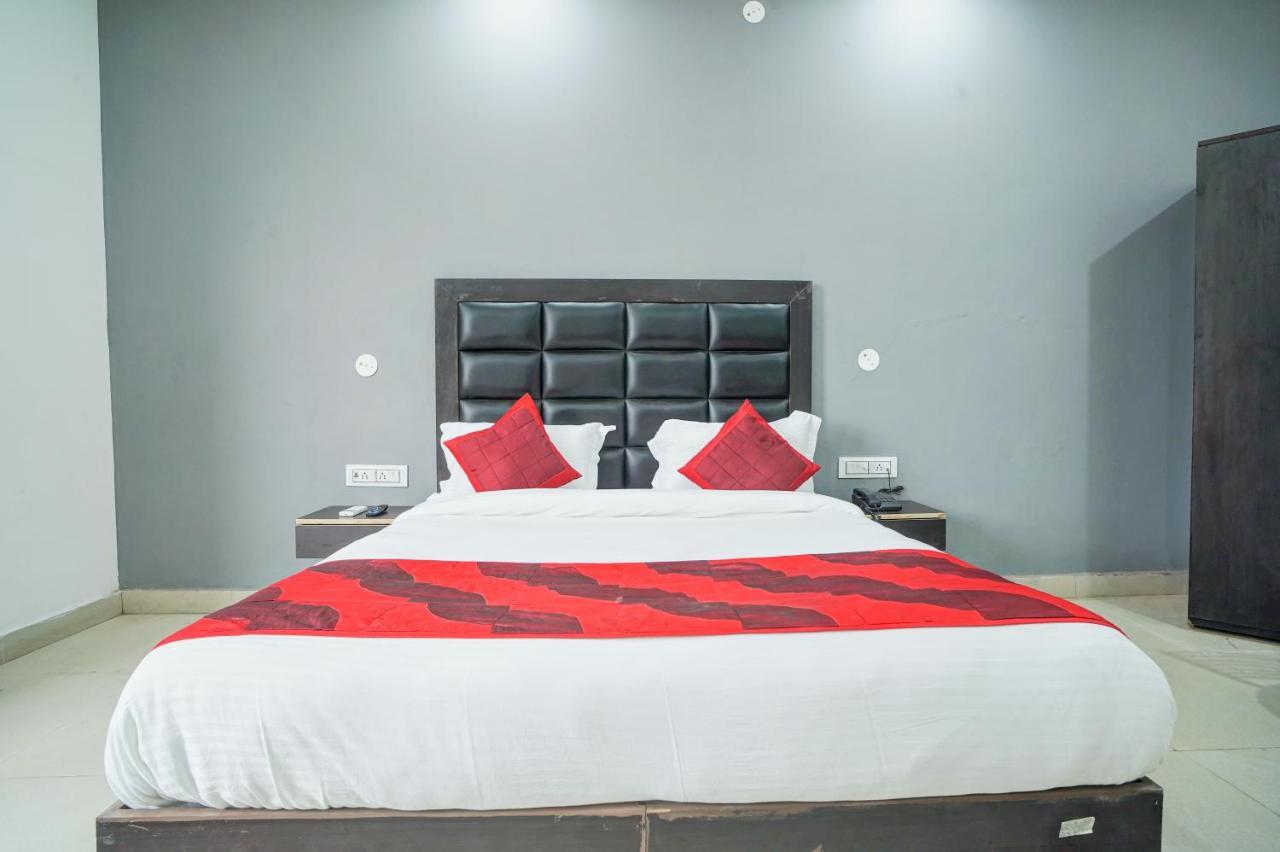 Hotel Red Snapper Couple Friendly At West Delhi Ню Делхи Екстериор снимка
