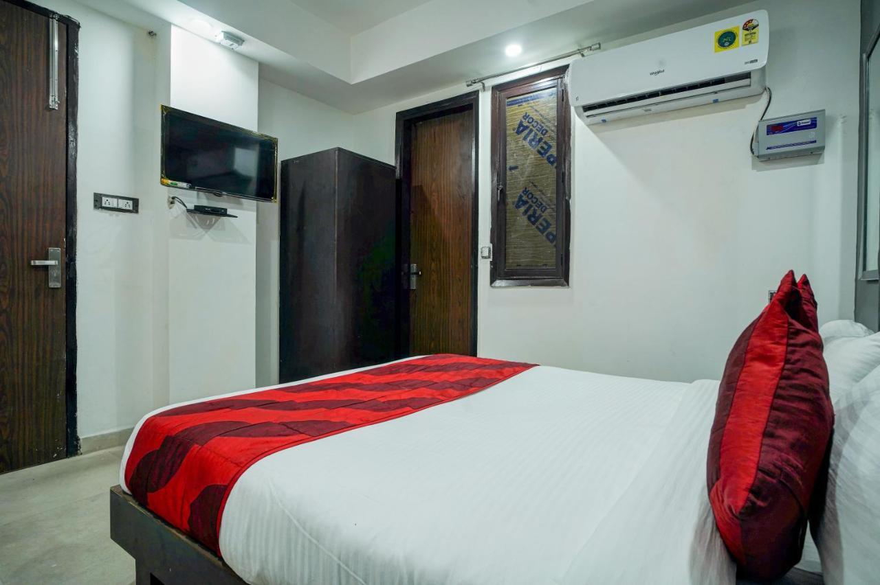 Hotel Red Snapper Couple Friendly At West Delhi Ню Делхи Екстериор снимка