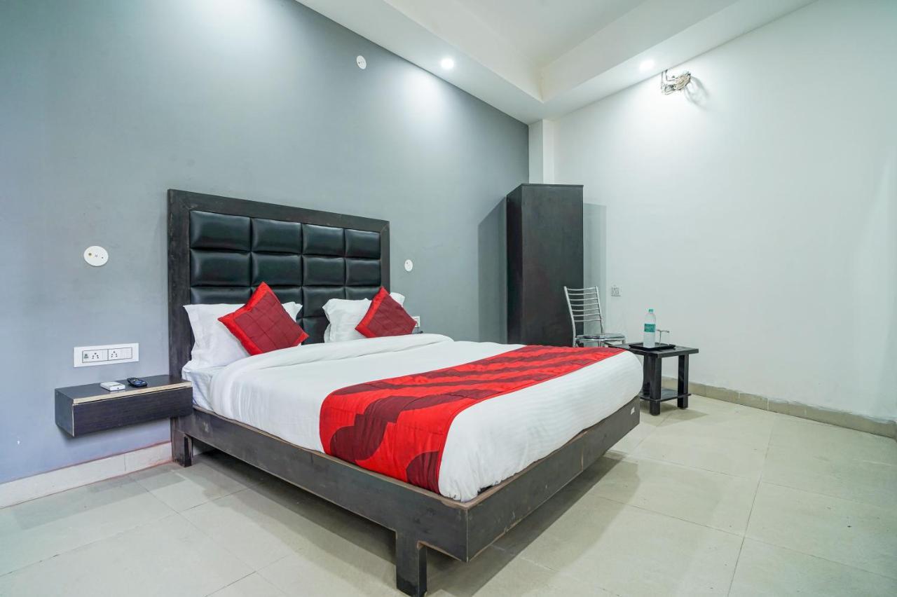 Hotel Red Snapper Couple Friendly At West Delhi Ню Делхи Екстериор снимка