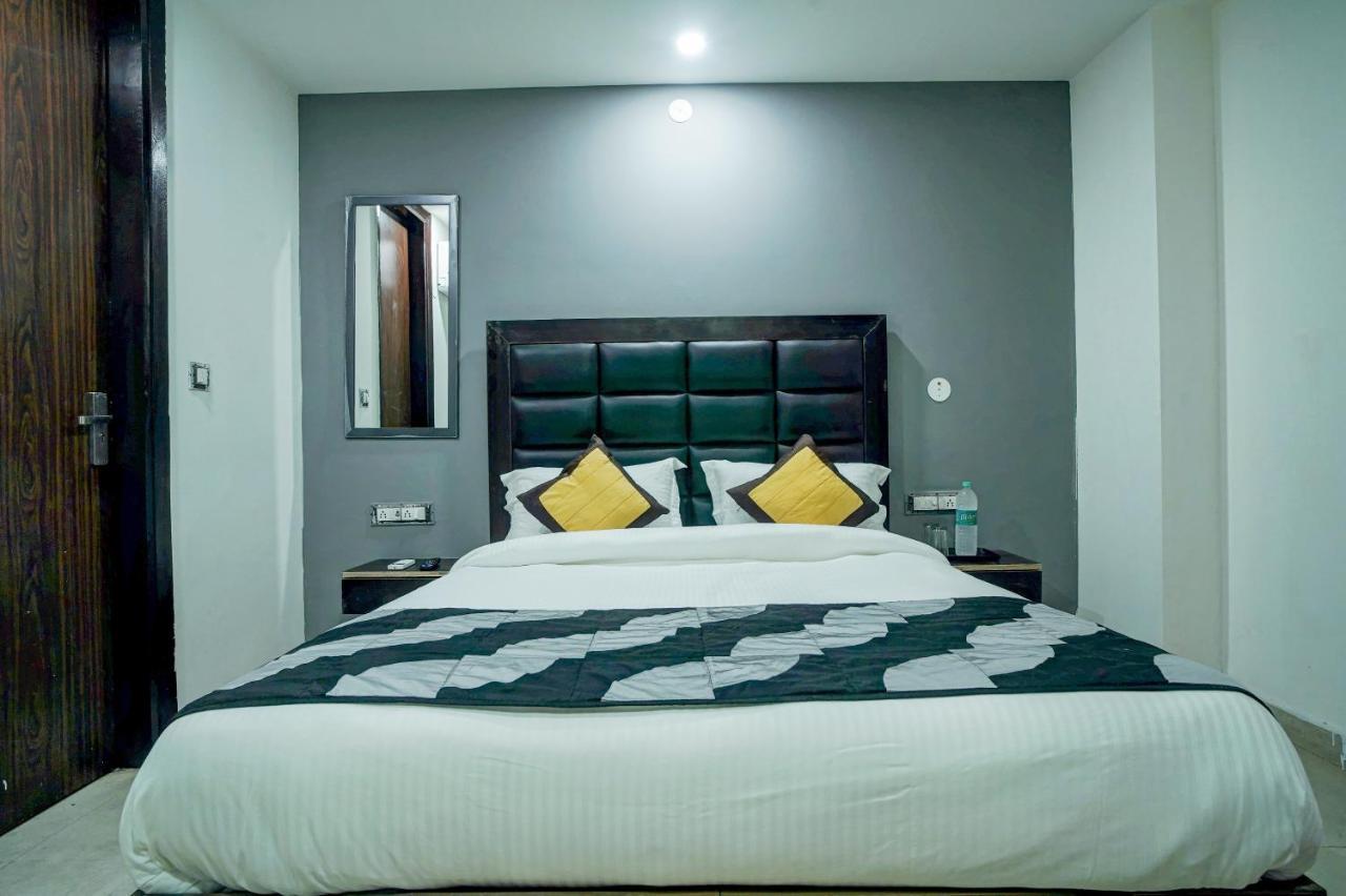Hotel Red Snapper Couple Friendly At West Delhi Ню Делхи Екстериор снимка